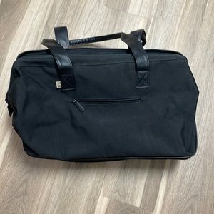 Beis Convertible Weekender duffle. Black.